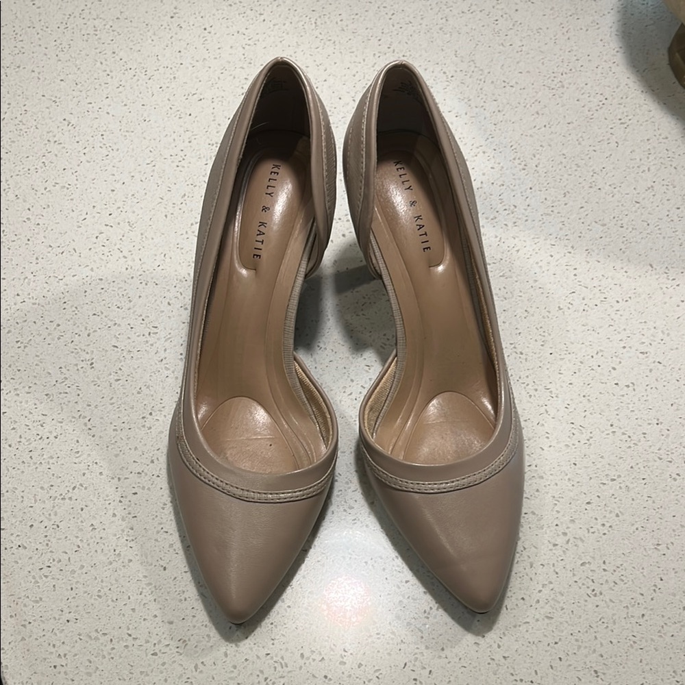 Kelly & Katie Women's Tan Pumps